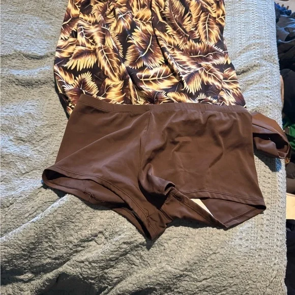 Flattering adorable Brown Leaf Print Swimwear Strapless Tankini Shorts Set - Picture 2 of 7